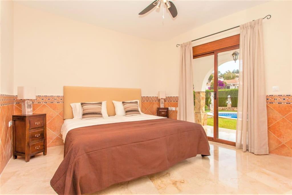 Summer Offers! Fabulous Luxury Villa Near The Beach Sleeps 8 Benalmadena Exterior photo